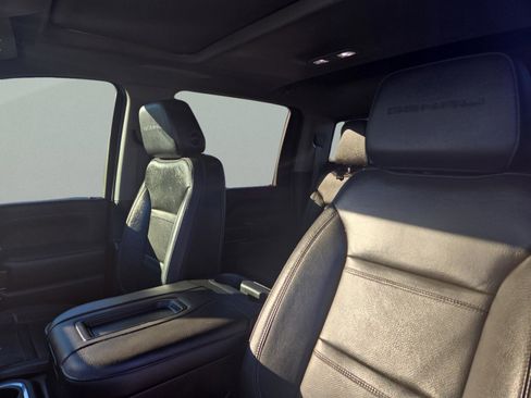 Used 2022 GMC Sierra 2500 Denali w/ Denali Ultimate Package image 17