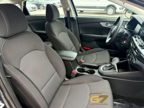 Used 2022 Kia Forte LXS FWD image 17