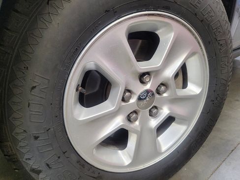 Used 2015 Jeep Grand Cherokee Laredo w/ Quick Order Package 23E image 31