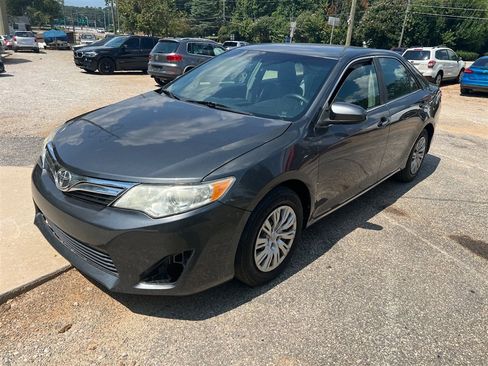 Used 2012 Toyota Camry LE FWD image 1