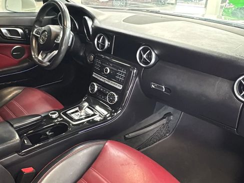 Used 2020 Mercedes-Benz SLC 300 image 9