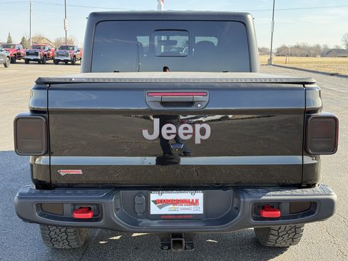 Used 2022 Jeep Gladiator Rubicon w/ Cold Weather Group image 4