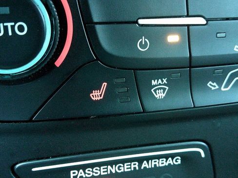 Used 2019 Ford Escape SEL AWD/4WD image 32