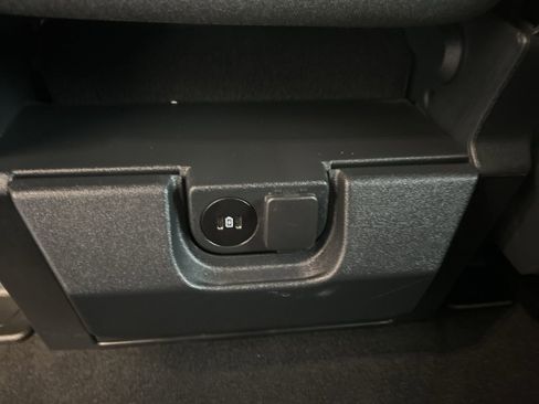 Used 2024 Ford F250 XLT image 13