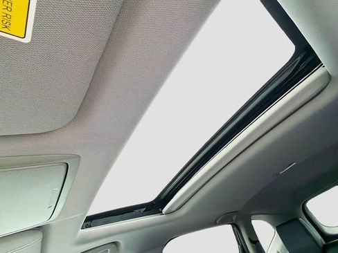 Used 2021 Honda CR-V Touring image 23