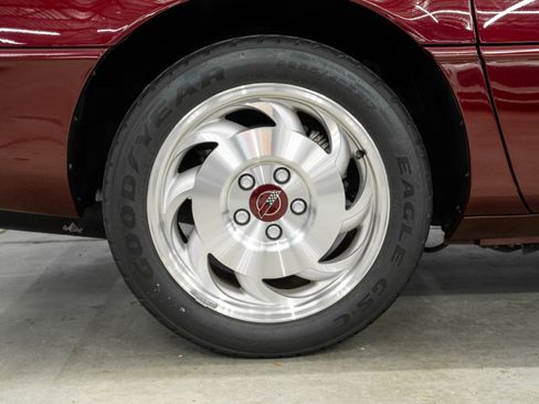 Used 1993 Chevrolet Corvette Convertible RWD image 38