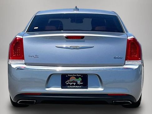 Used 2016 Chrysler 300 Limited RWD image 6