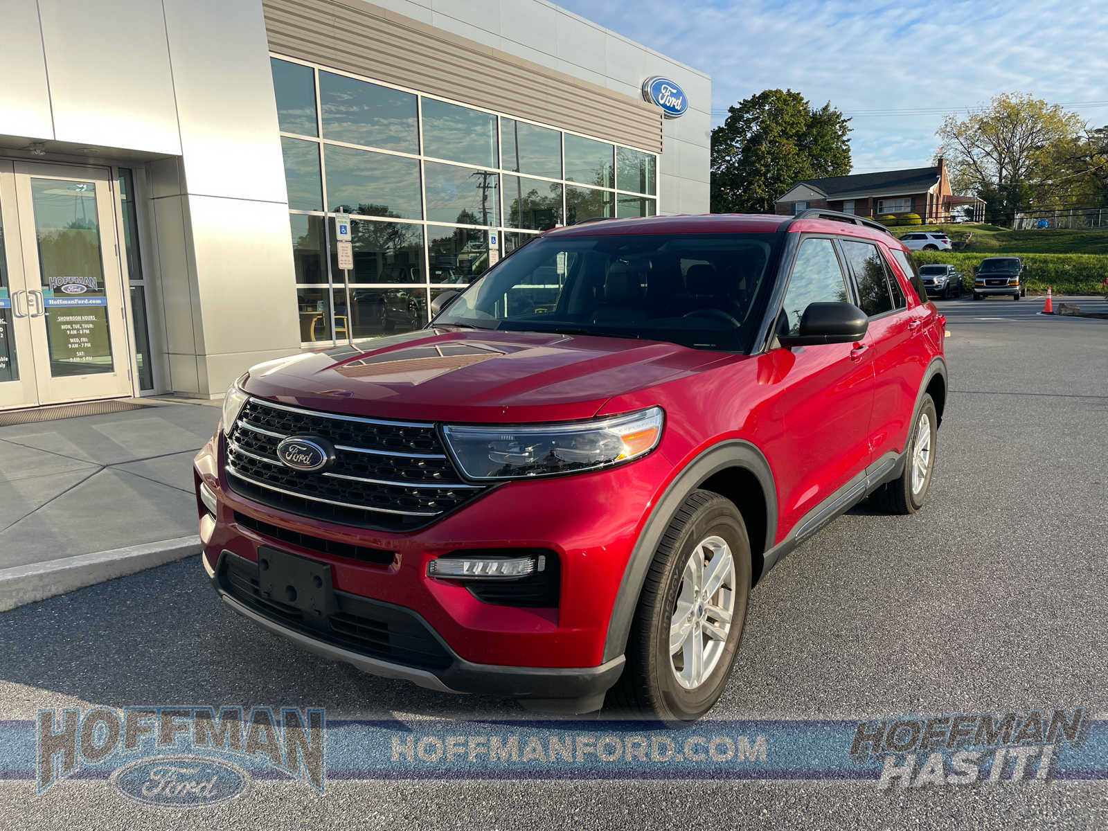 Used 2023 Ford Explorer XLT w/ Equipment Group 202A AWD/4WD image 2
