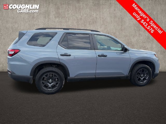 Used 2025 Honda Pilot TrailSport image 11