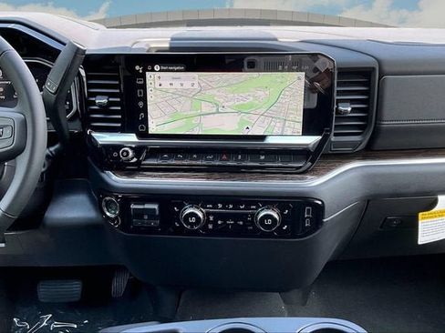 New 2026 GMC Sierra 1500 SLE w/ Preferred Package AWD/4WD image 8