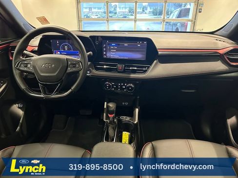 Used 2025 Chevrolet TrailBlazer RS w/ Convenience Package AWD/4WD image 9