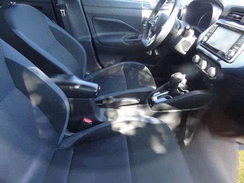 Used 2025 Nissan Versa SV FWD image 9
