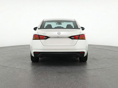 Used 2025 Nissan Altima 2.5 SV image 7