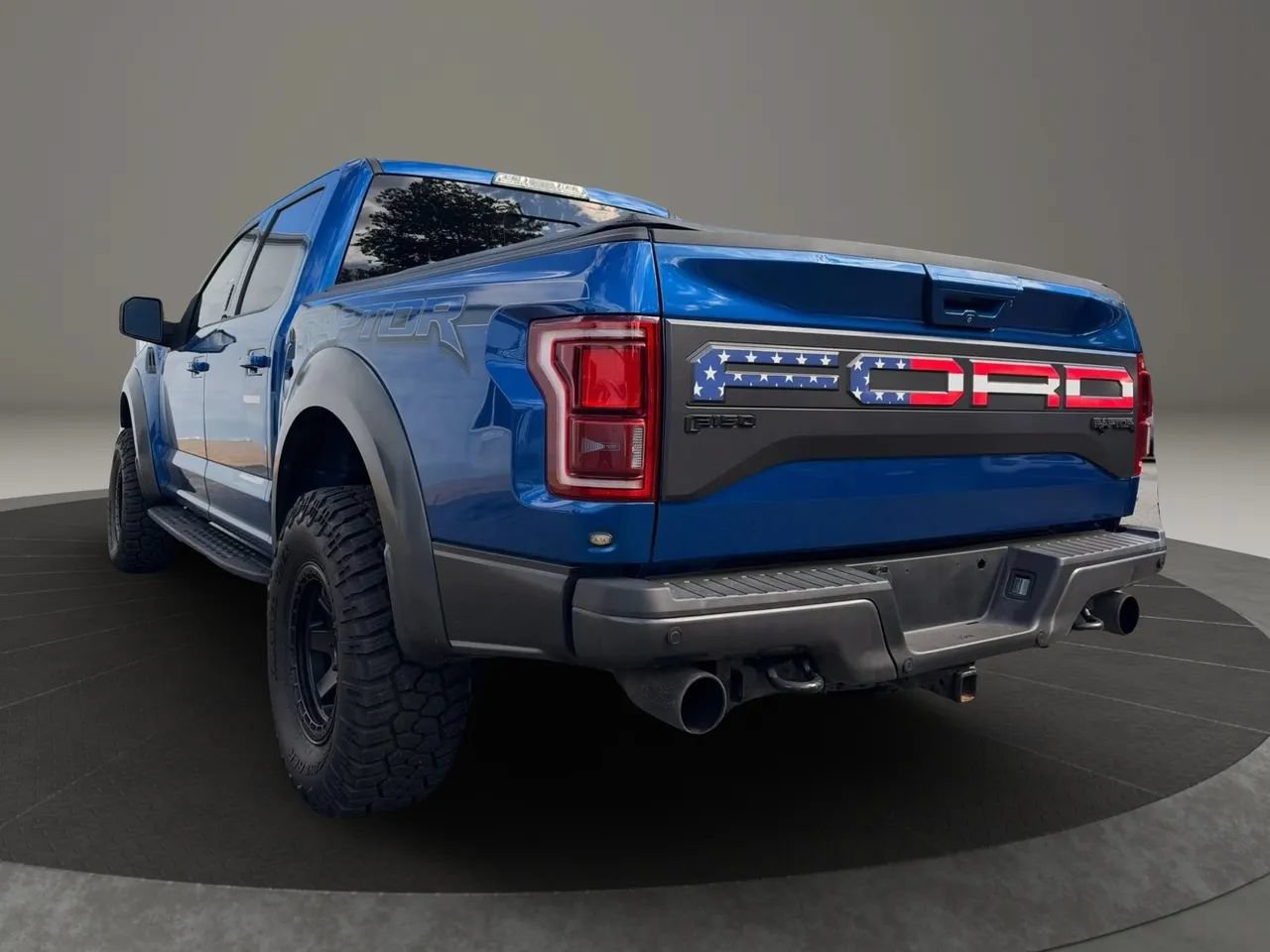 Used 2017 Ford F150 Raptor w/ Equipment Group 802A Luxury AWD/4WD image 3