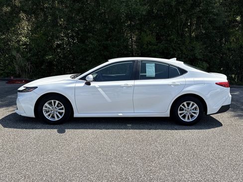 Used 2025 Toyota Camry LE FWD image 6