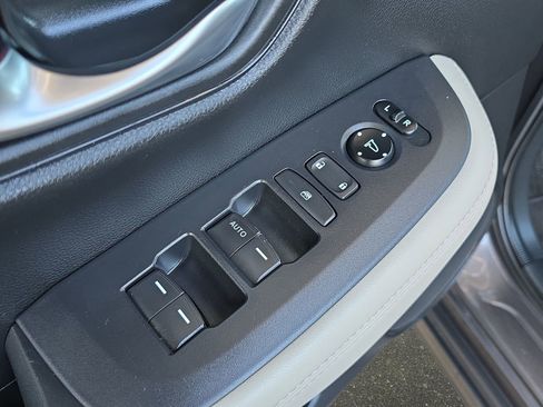Used 2024 Honda HR-V LX image 28