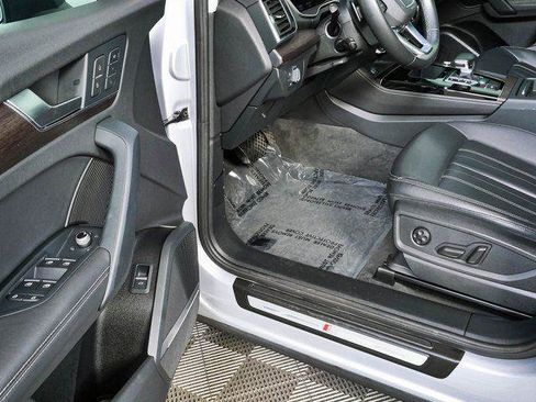Used 2022 Audi Q5 2.0T Premium Plus w/ Premium Plus Package AWD/4WD image 9