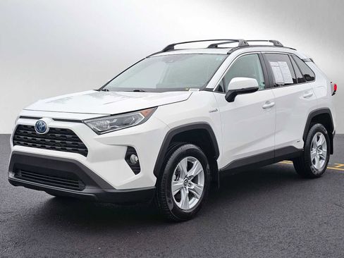 Used 2019 Toyota RAV4 XLE image 7