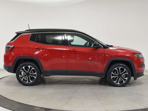 Used 2024 Jeep Compass Limited AWD/4WD image 12