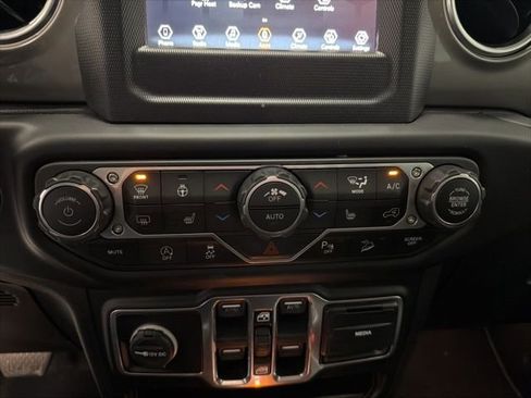 Used 2018 Jeep Wrangler Unlimited Sahara w/ Safety Group image 23