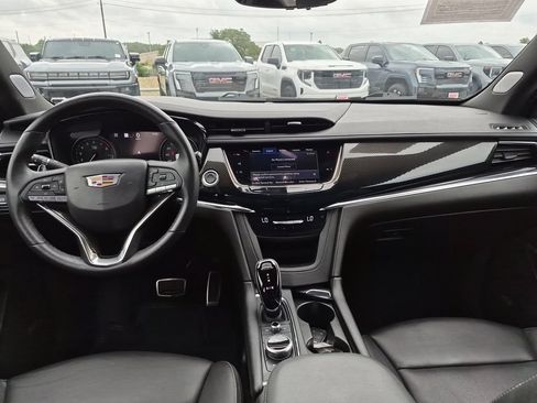 Used 2023 Cadillac XT6 Sport w/ Technology Package AWD/4WD image 33