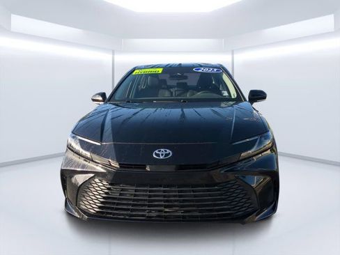 Used 2025 Toyota Camry LE image 8