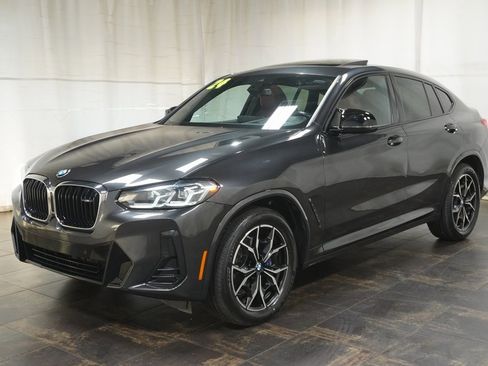 Used 2024 BMW X4 M40i w/ Premium Package image 2