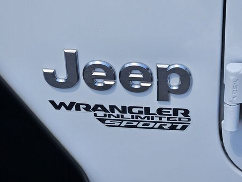 Used 2018 Jeep Wrangler Unlimited Sport S AWD/4WD image 31