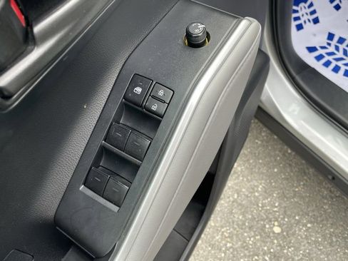 Used 2023 Toyota Highlander LE image 13