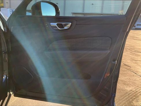 Used 2025 Volvo XC60 B5 Core w/ Protection Package Premier image 27