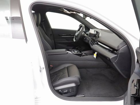 New 2026 BMW 530i xDrive w/ Premium Package AWD/4WD image 19