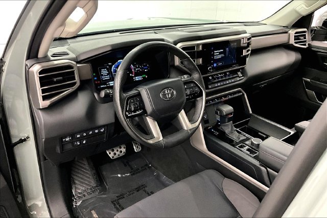 Used 2024 Toyota Sequoia SR5 w/ TRD Off-Road Package AWD/4WD image 15