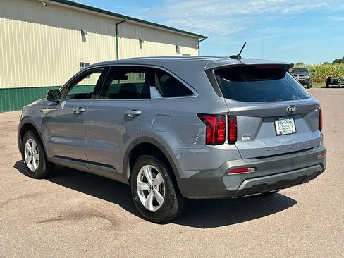Used 2021 Kia Sorento LX AWD/4WD image 5