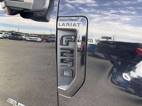 Used 2019 Ford F250 Lariat w/ Lariat Ultimate Package AWD/4WD image 29