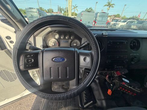 Used 2015 Ford F550 4x4 Crew Cab Super Duty image 11