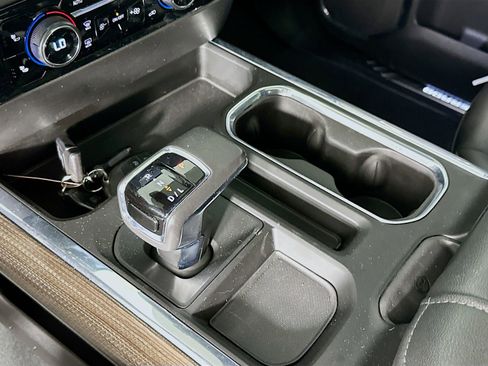 Used 2022 Chevrolet Silverado 1500 LT Trail Boss w/ Convenience Package II image 18