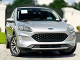 Used 2020 Ford Escape Titanium w/ Titanium Premium Package 2.0 image 4
