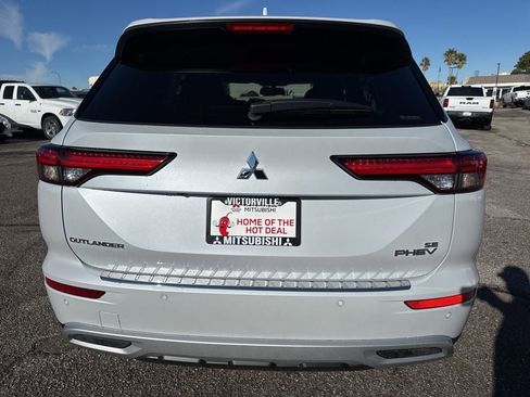 New 2025 Mitsubishi Outlander SE image 6