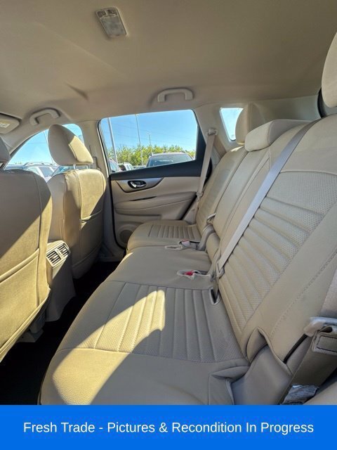 Used 2016 Nissan Rogue S w/ Appearance Package AWD/4WD image 18