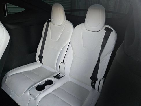 Used 2022 Tesla Model X Plaid image 23