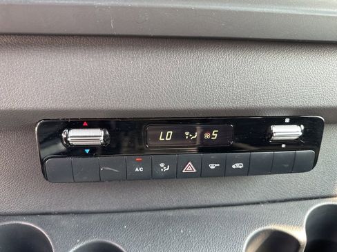 Used 2022 Mercedes-Benz Sprinter 3500 image 35