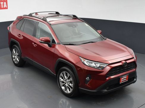 Used 2021 Toyota RAV4 XLE Premium AWD/4WD image 25