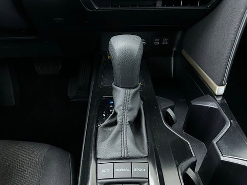 Used 2025 Toyota Camry LE image 21