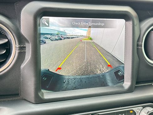 Used 2021 Jeep Gladiator Overland w/ Popular Equipment Package image 19