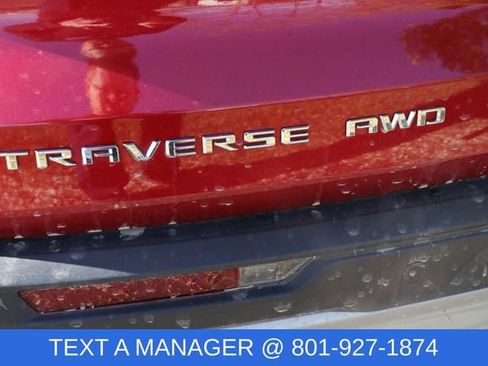 Used 2025 Chevrolet Traverse LT AWD/4WD image 8