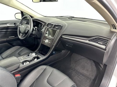Used 2020 Ford Fusion Energi Titanium image 31