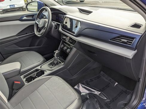 Certified 2023 Volkswagen Taos SE image 16