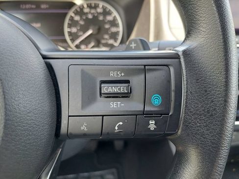 Used 2024 Nissan Rogue SV AWD/4WD image 34