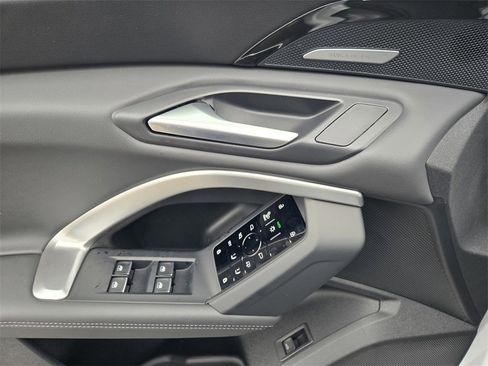 New 2025 Audi Q5 Premium Plus image 18