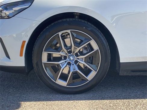 Certified 2024 BMW i5 eDrive40i w/ Premium Package image 11